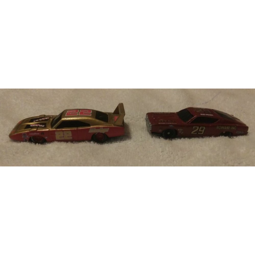 Two 1992 Racing Champions Die Cast race cars Nascar Classics Collector's Series